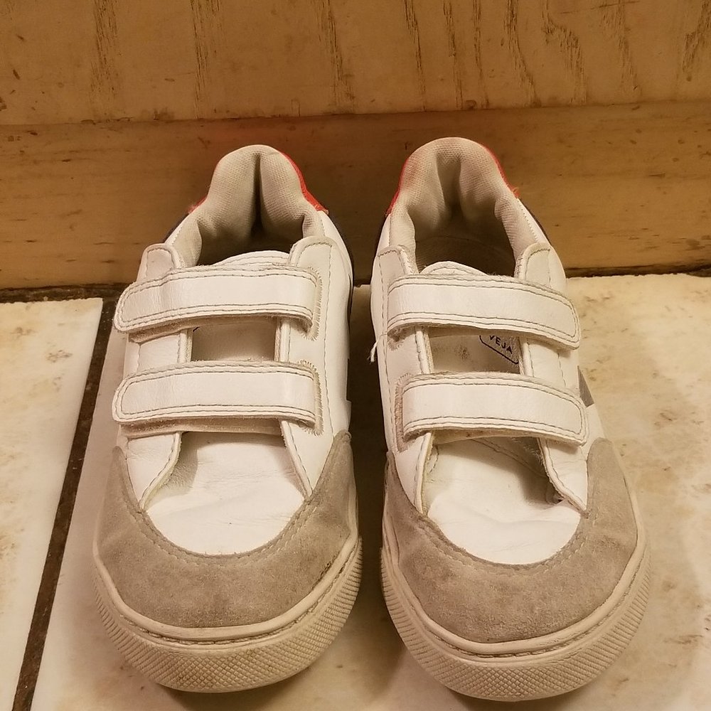 Veja sneakers size 3